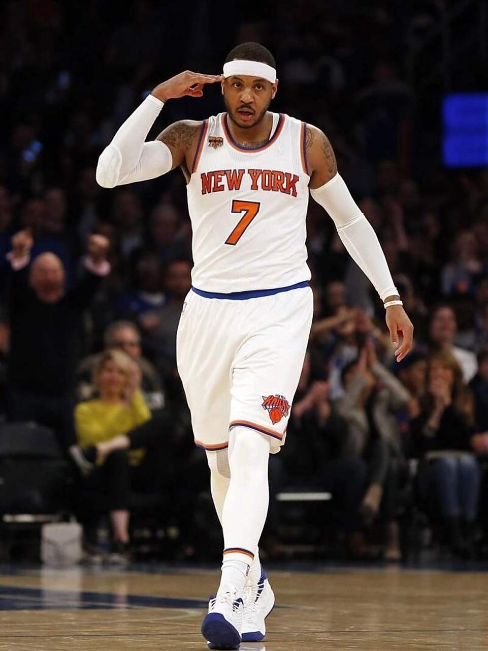 示出了他强 示出了他强