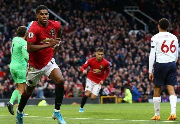 球迷在看台 球迷在看台